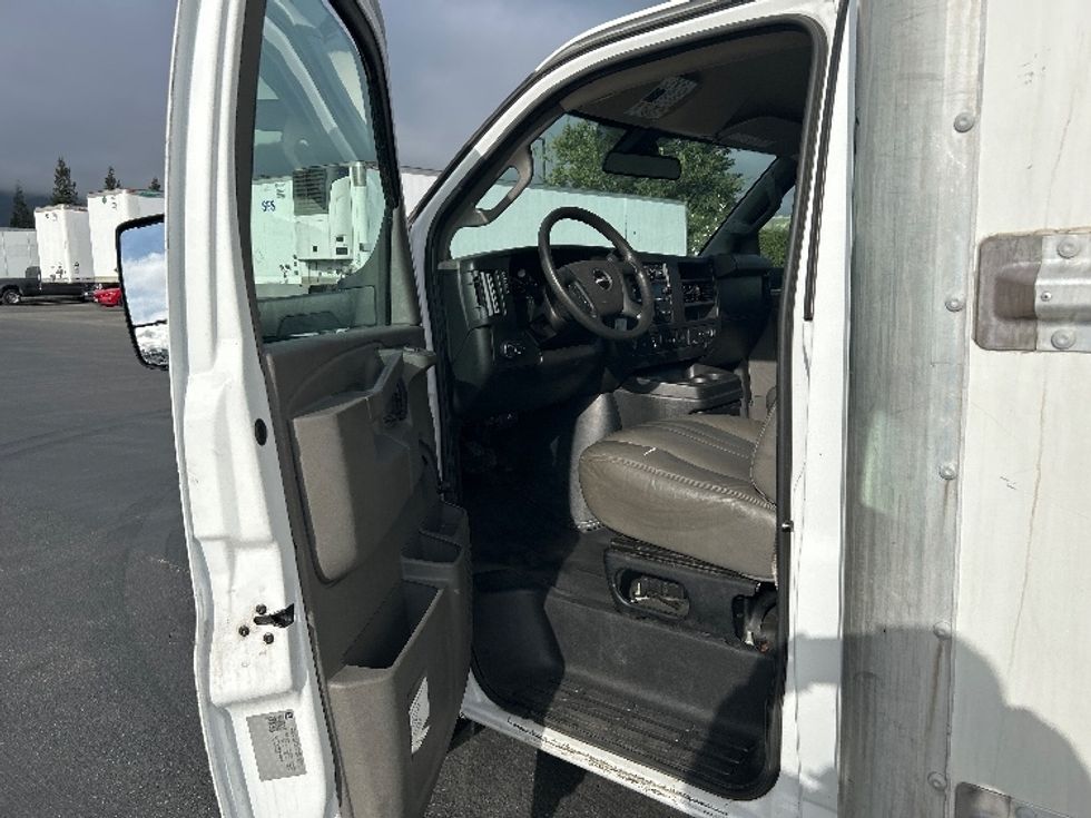 Light Duty Box Truck-Light and Medium Duty Trucks-GMC-2020-Savana G33903-West Sacramento-CA-85,173\n\t\tmiles-$ 30,750 - Image 16