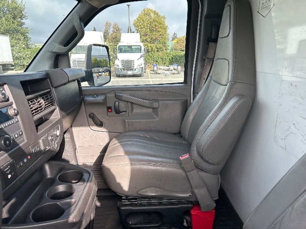 Light Duty Box Truck-Light and Medium Duty Trucks-GMC-2020-Savana G33903-West Sacramento-CA-85,173\n\t\tmiles-$ 30,750 - Image 19