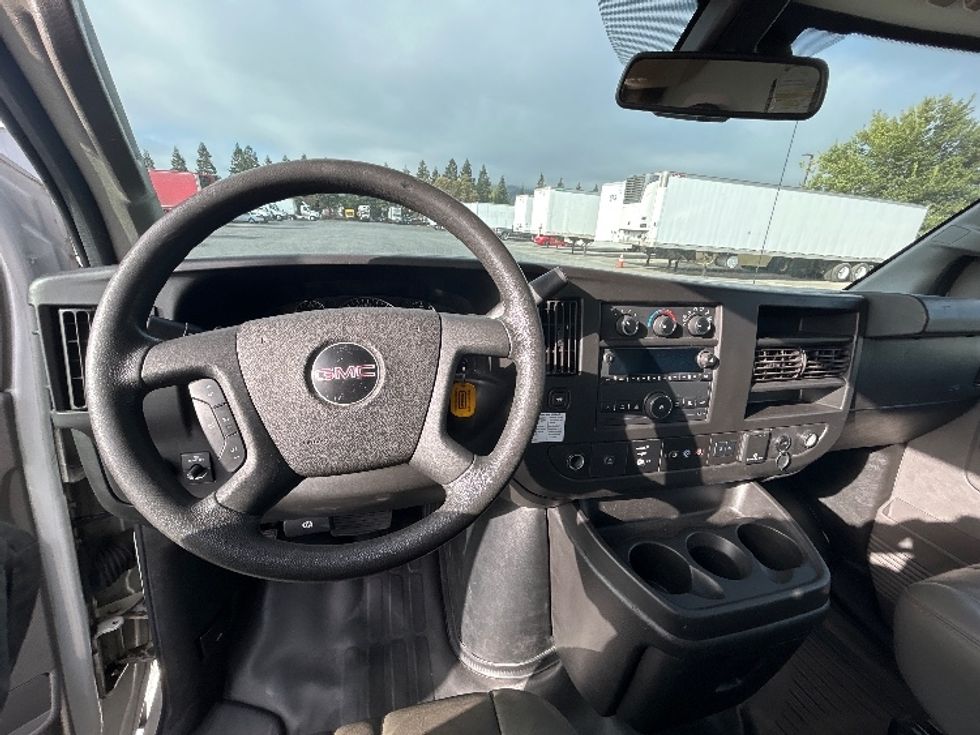 Light Duty Box Truck-Light and Medium Duty Trucks-GMC-2020-Savana G33903-West Sacramento-CA-85,173\n\t\tmiles-$ 30,750 - Image 18