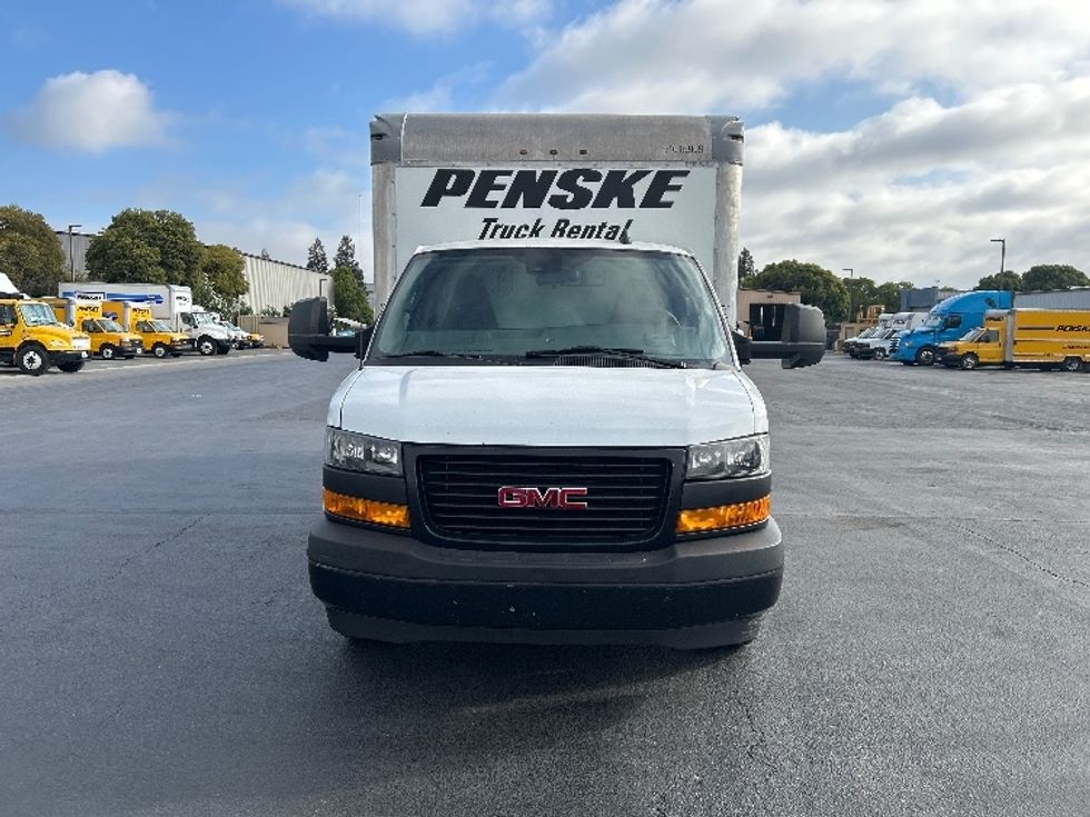 Light Duty Box Truck-Light and Medium Duty Trucks-GMC-2020-Savana G33903-West Sacramento-CA-85,173\n\t\tmiles-$ 30,750 - Image 2