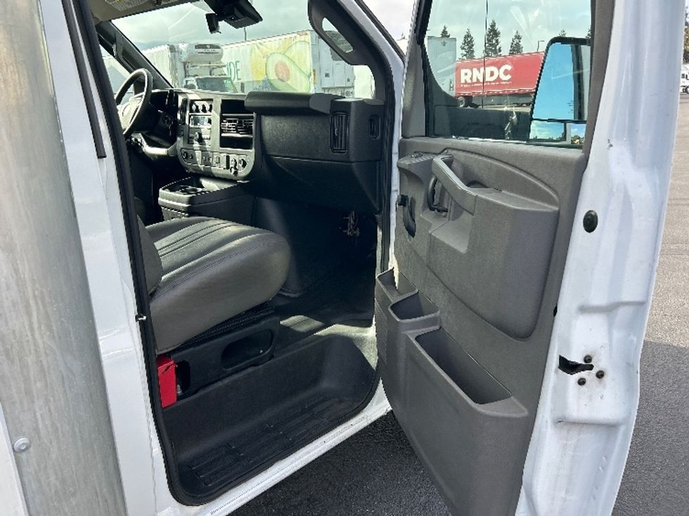 Light Duty Box Truck-Light and Medium Duty Trucks-GMC-2020-Savana G33903-West Sacramento-CA-85,173\n\t\tmiles-$ 30,750 - Image 20