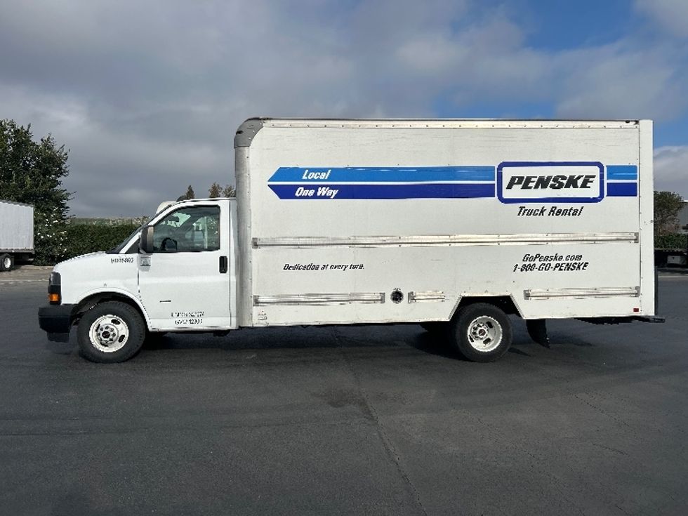 Light Duty Box Truck-Light and Medium Duty Trucks-GMC-2020-Savana G33903-West Sacramento-CA-85,173\n\t\tmiles-$ 30,750 - Image 4