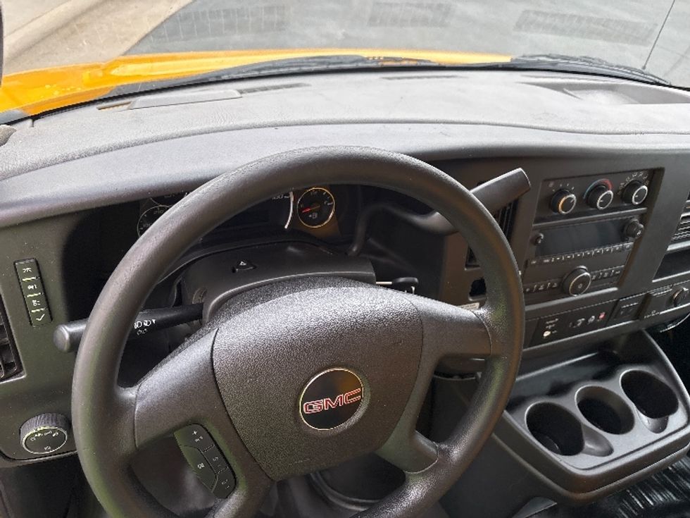 Light Duty Box Truck-Light and Medium Duty Trucks-GMC-2020-Savana G33903-Winston Salem-NC-115,321\n\t\tmiles-$ 24,000 - Image 17