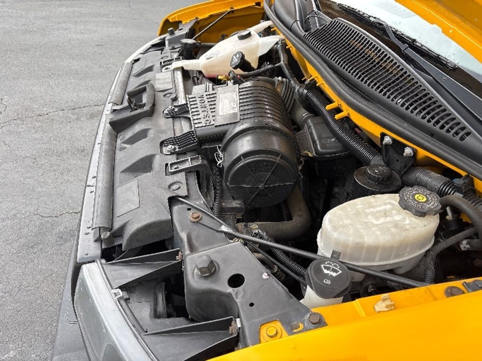 Light Duty Box Truck-Light and Medium Duty Trucks-GMC-2020-Savana G33903-Winston Salem-NC-115,321\n\t\tmiles-$ 24,000 - Image 23