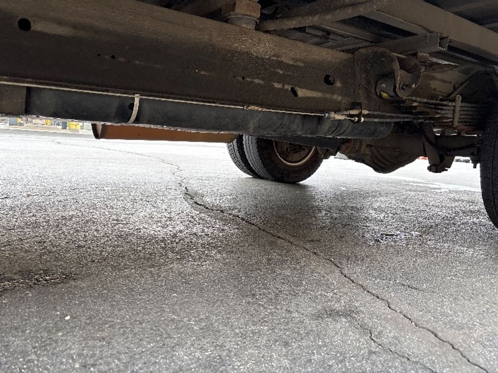 Light Duty Box Truck-Light and Medium Duty Trucks-GMC-2020-Savana G33903-Winston Salem-NC-115,321\n\t\tmiles-$ 24,000 - Image 5