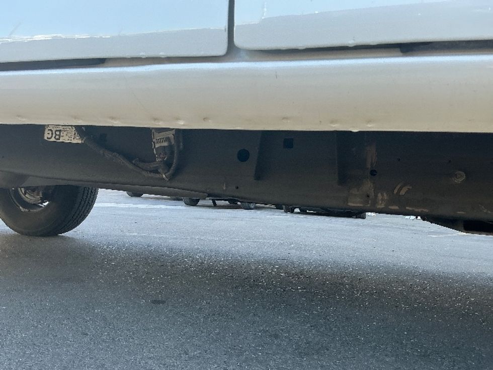 Light Duty Box Truck-Light and Medium Duty Trucks-GMC-2021-G23405-Torrance-CA-7,498\n\t\tmiles-$ 40,500 - Image 14