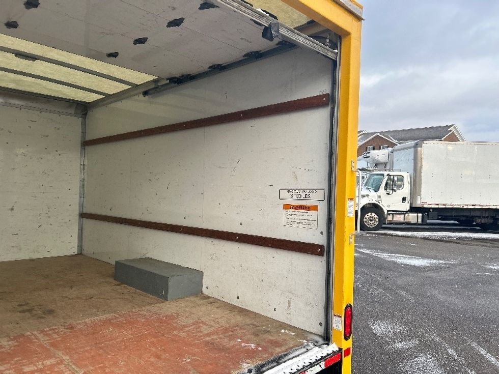 Light Duty Box Truck-Light and Medium Duty Trucks-GMC-2021-Savana G33503-Akron-OH-119,155\n\t\tmiles-$ 24,750 - Image 12