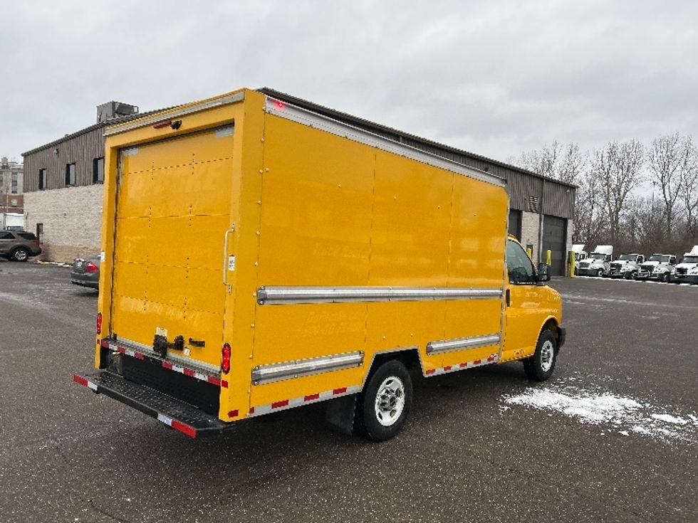 Light Duty Box Truck-Light and Medium Duty Trucks-GMC-2021-Savana G33503-Akron-OH-119,155\n\t\tmiles-$ 24,750 - Image 13