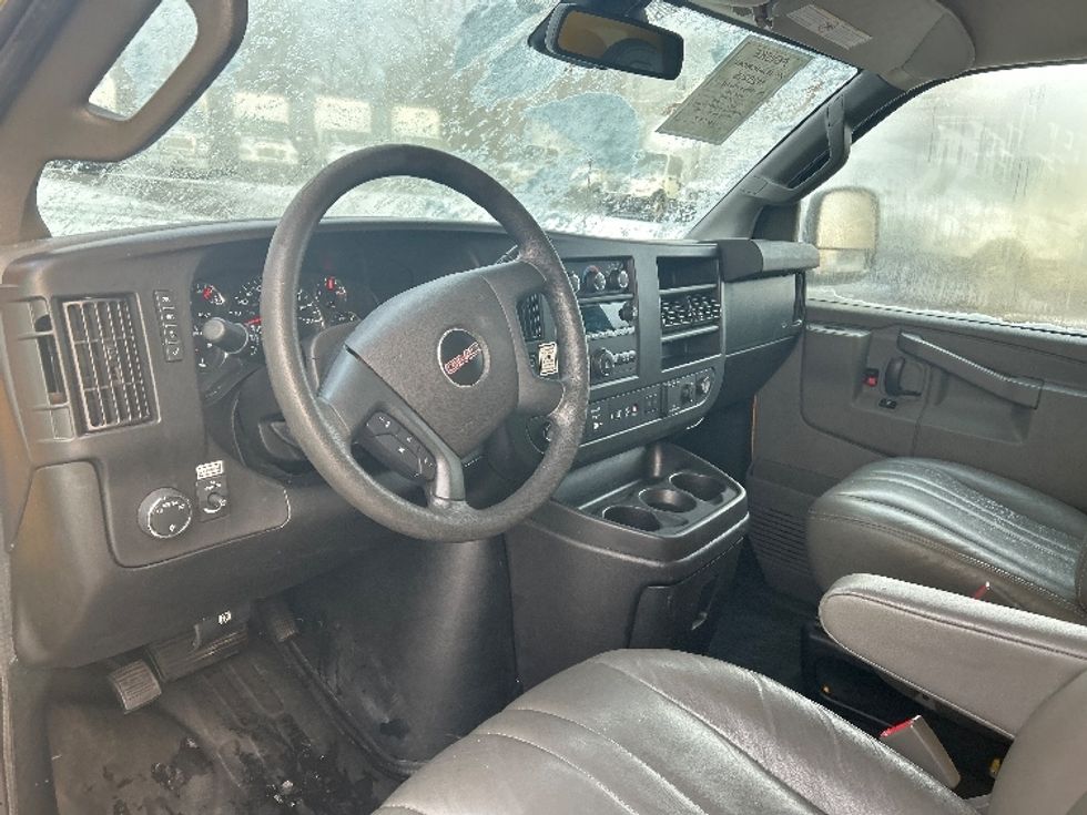 Light Duty Box Truck-Light and Medium Duty Trucks-GMC-2021-Savana G33503-Akron-OH-119,155\n\t\tmiles-$ 24,750 - Image 17