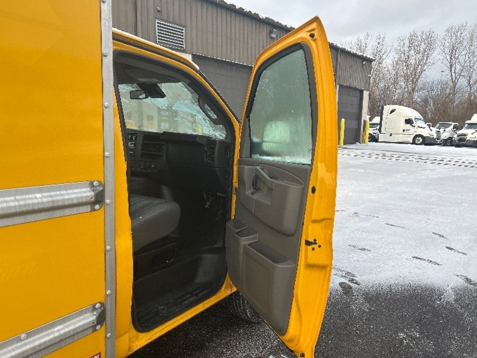 Light Duty Box Truck-Light and Medium Duty Trucks-GMC-2021-Savana G33503-Akron-OH-119,155\n\t\tmiles-$ 24,750 - Image 20