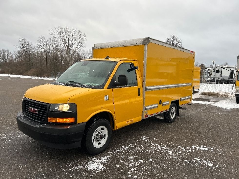 Light Duty Box Truck-Light and Medium Duty Trucks-GMC-2021-Savana G33503-Akron-OH-119,155\n\t\tmiles-$ 24,750 - Image 3