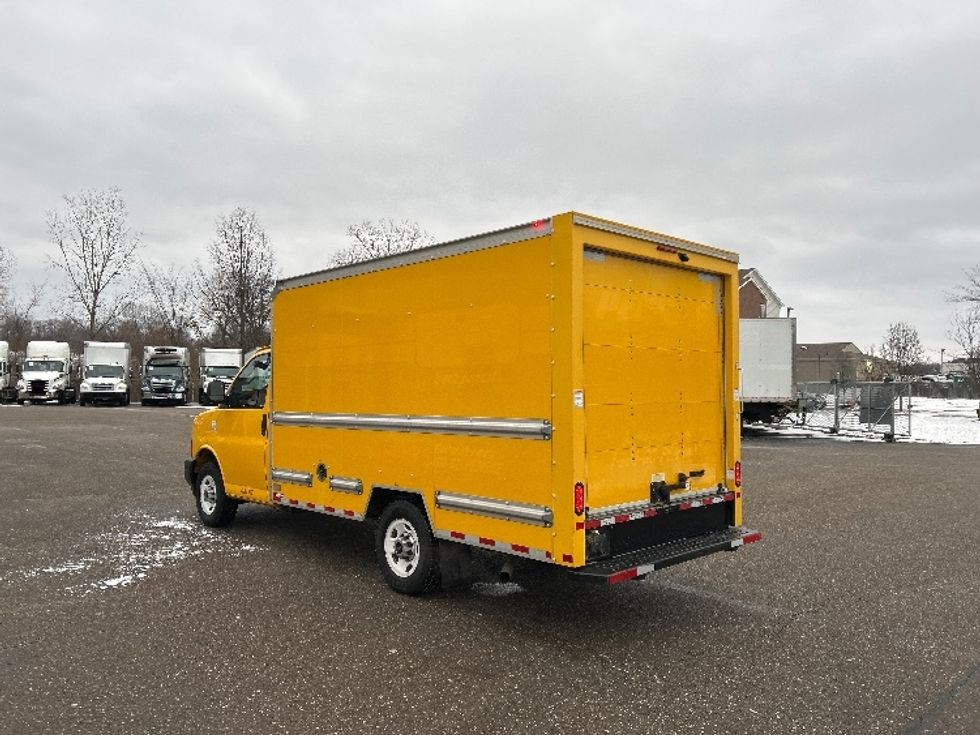 Light Duty Box Truck-Light and Medium Duty Trucks-GMC-2021-Savana G33503-Akron-OH-119,155\n\t\tmiles-$ 24,750 - Image 6