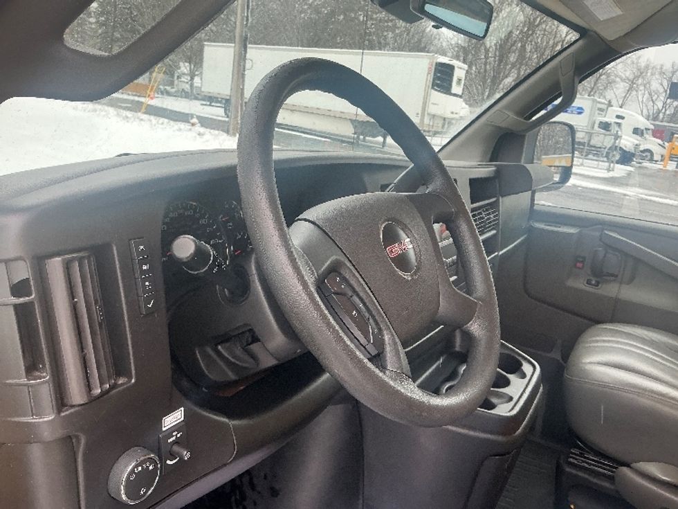 Light Duty Box Truck-Light and Medium Duty Trucks-GMC-2021-Savana G33503-Albany-NY-116,260\n\t\tmiles-$ 23,250 - Image 16