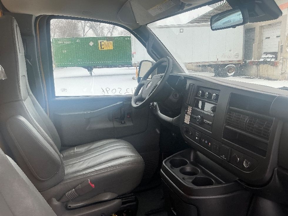 Light Duty Box Truck-Light and Medium Duty Trucks-GMC-2021-Savana G33503-Albany-NY-116,260\n\t\tmiles-$ 23,250 - Image 20