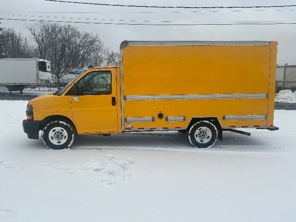 Light Duty Box Truck-Light and Medium Duty Trucks-GMC-2021-Savana G33503-Albany-NY-116,260\n\t\tmiles-$ 23,250 - Image 4
