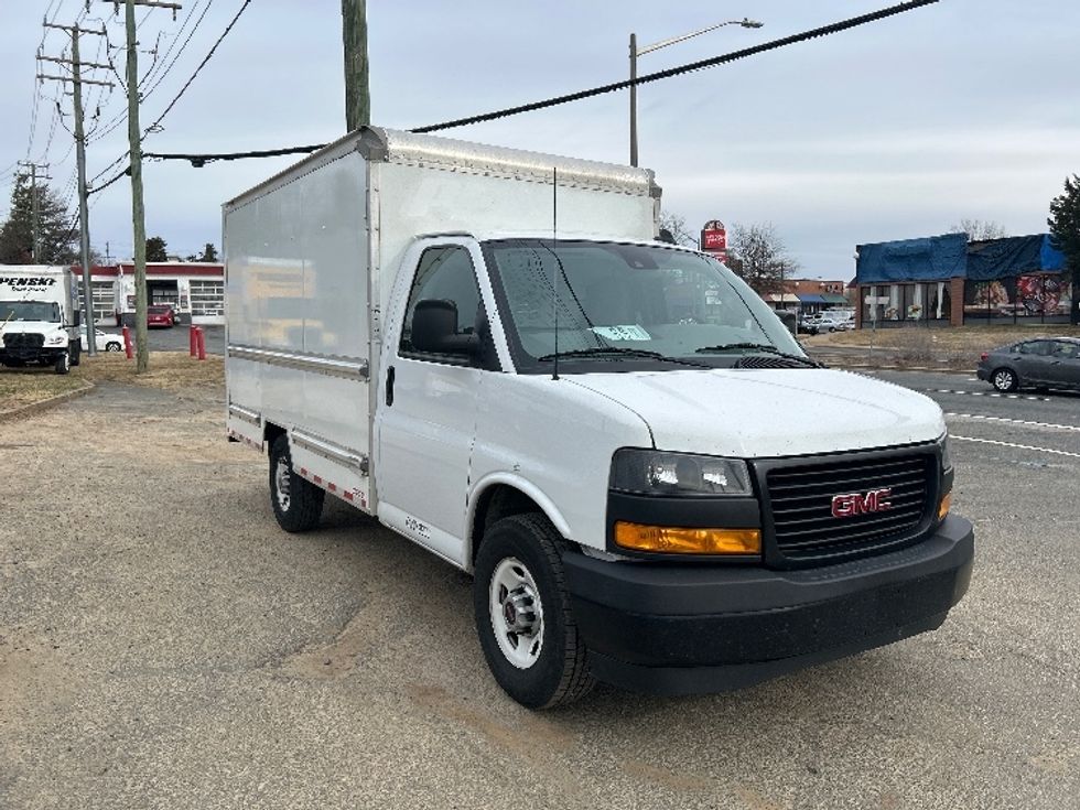 Light Duty Box Truck-Light and Medium Duty Trucks-GMC-2021-Savana G33503-Alexandria-VA-100,630\n\t\tmiles-$ 28,000 - Image 1