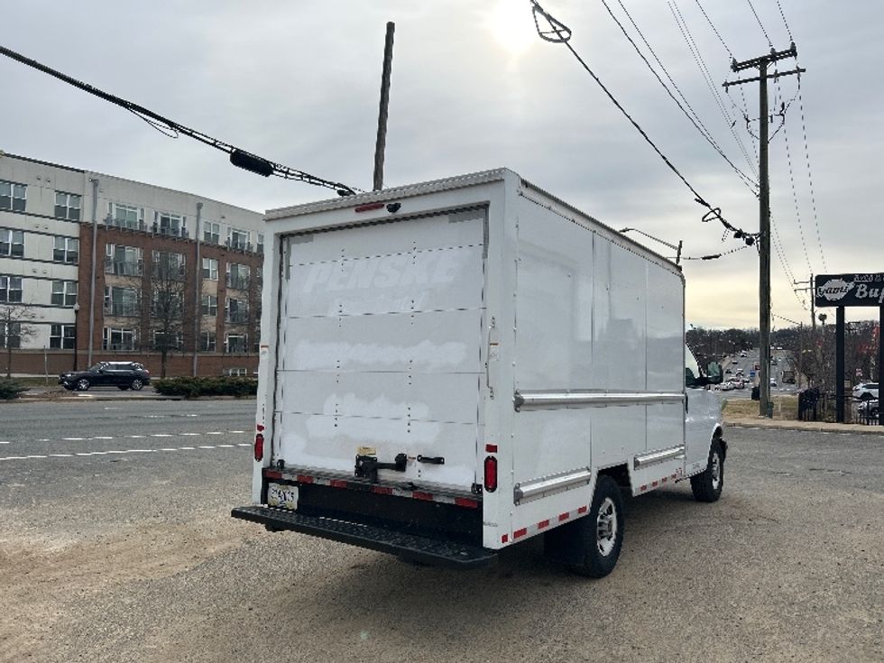 Light Duty Box Truck-Light and Medium Duty Trucks-GMC-2021-Savana G33503-Alexandria-VA-100,630\n\t\tmiles-$ 28,000 - Image 11