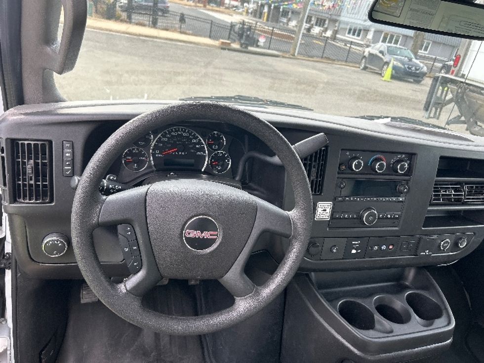 Light Duty Box Truck-Light and Medium Duty Trucks-GMC-2021-Savana G33503-Alexandria-VA-100,630\n\t\tmiles-$ 28,000 - Image 15