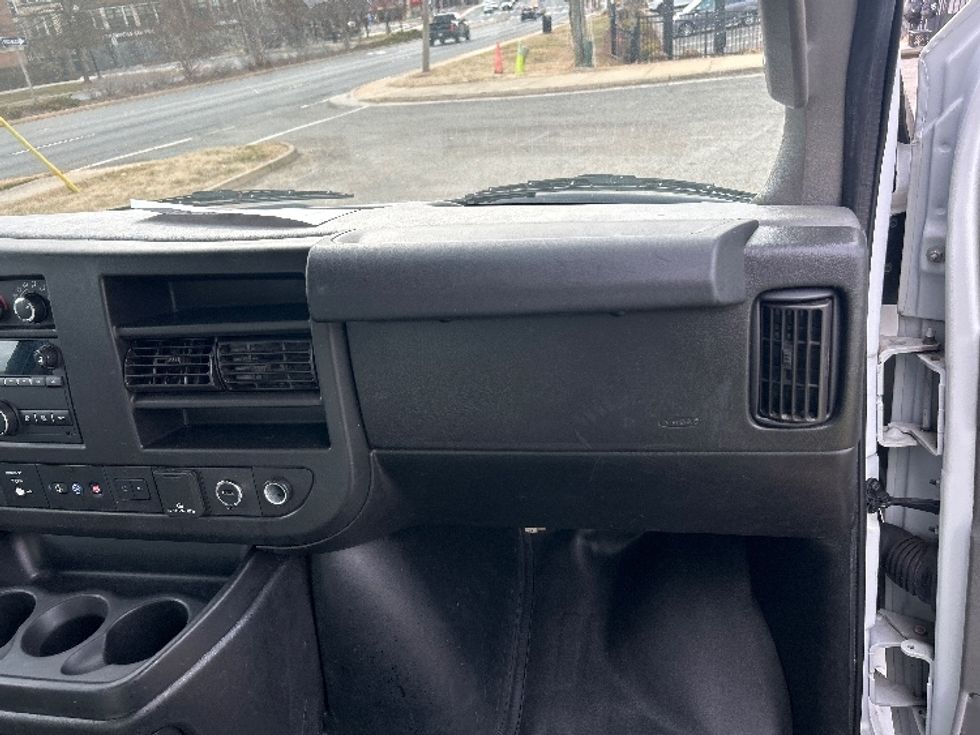 Light Duty Box Truck-Light and Medium Duty Trucks-GMC-2021-Savana G33503-Alexandria-VA-100,630\n\t\tmiles-$ 28,000 - Image 18