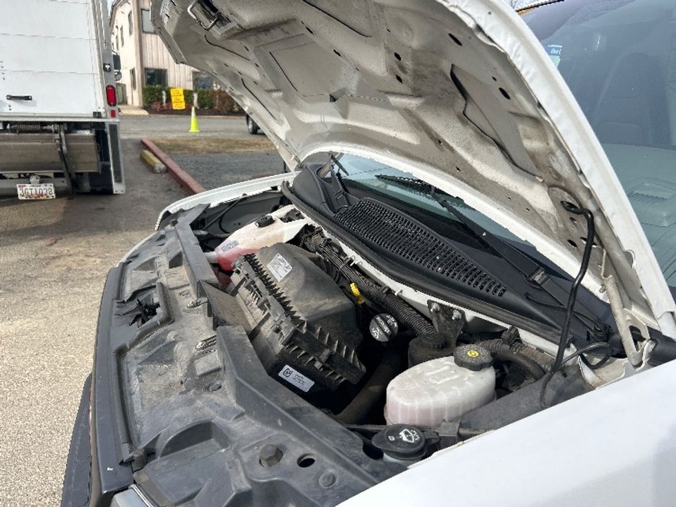 Light Duty Box Truck-Light and Medium Duty Trucks-GMC-2021-Savana G33503-Alexandria-VA-100,630\n\t\tmiles-$ 28,000 - Image 21