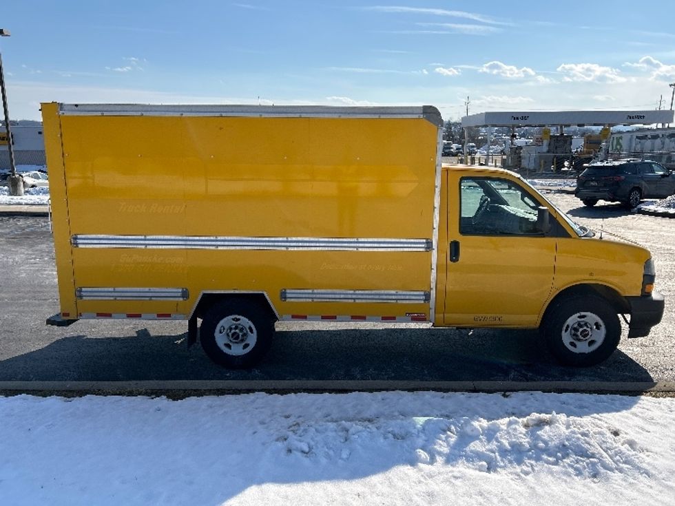 Light Duty Box Truck-Light and Medium Duty Trucks-GMC-2021-Savana G33503-Allentown-PA-114,586\n\t\tmiles-$ 24,000 - Image 13