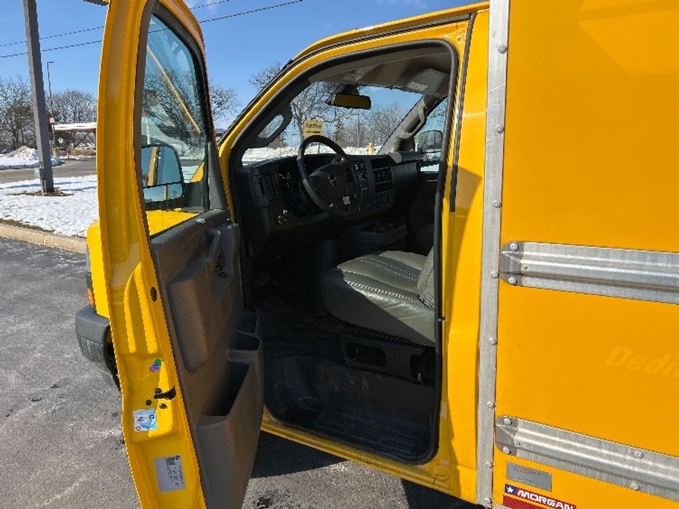Light Duty Box Truck-Light and Medium Duty Trucks-GMC-2021-Savana G33503-Allentown-PA-114,586\n\t\tmiles-$ 24,000 - Image 14