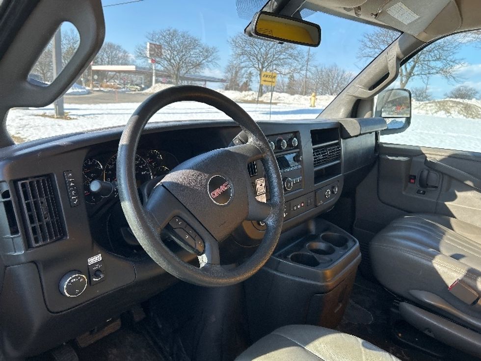 Light Duty Box Truck-Light and Medium Duty Trucks-GMC-2021-Savana G33503-Allentown-PA-114,586\n\t\tmiles-$ 24,000 - Image 15