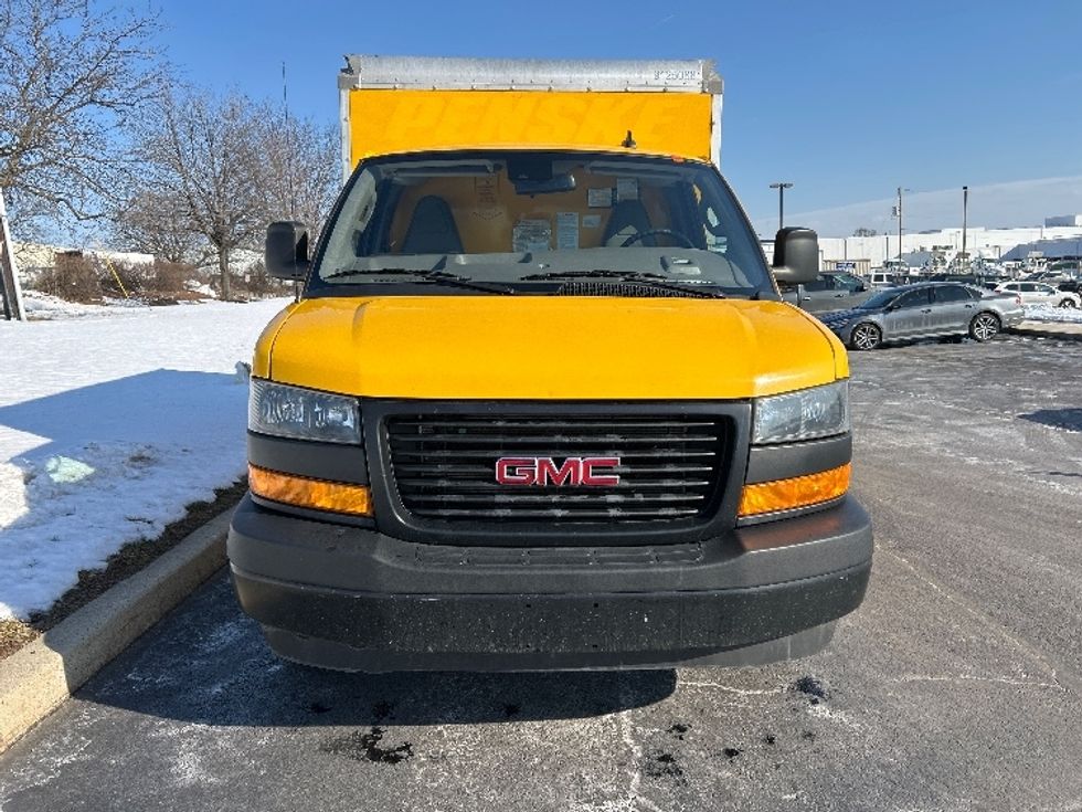 Light Duty Box Truck-Light and Medium Duty Trucks-GMC-2021-Savana G33503-Allentown-PA-114,586\n\t\tmiles-$ 24,000 - Image 2