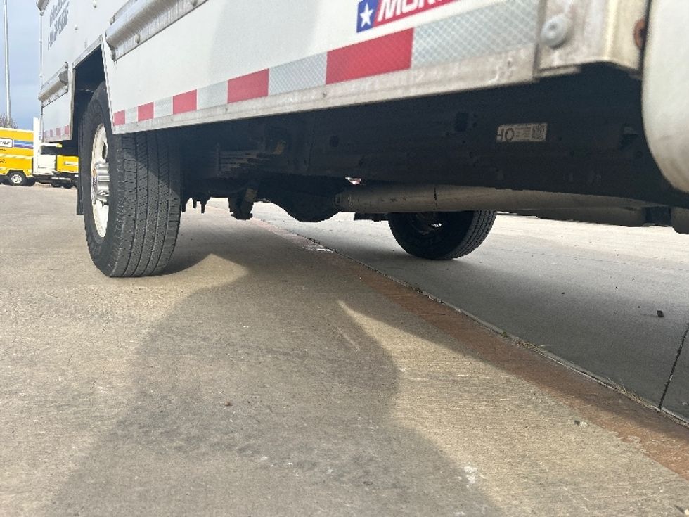 Light Duty Box Truck-Light and Medium Duty Trucks-GMC-2021-Savana G33503-Amarillo-TX-115,079\n\t\tmiles-$ 27,250 - Image 13