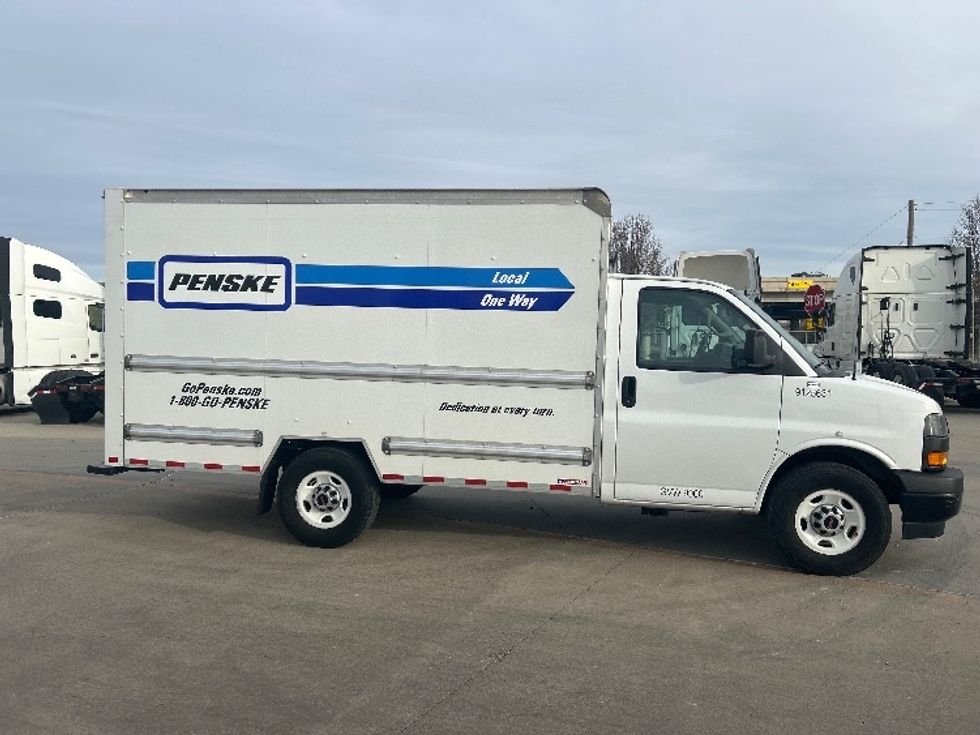 Light Duty Box Truck-Light and Medium Duty Trucks-GMC-2021-Savana G33503-Amarillo-TX-115,079\n\t\tmiles-$ 27,250 - Image 14
