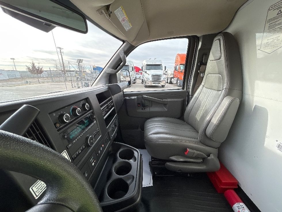 Light Duty Box Truck-Light and Medium Duty Trucks-GMC-2021-Savana G33503-Amarillo-TX-115,079\n\t\tmiles-$ 27,250 - Image 18