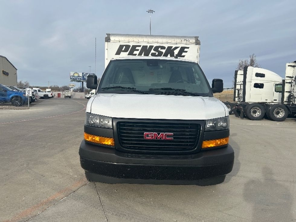 Light Duty Box Truck-Light and Medium Duty Trucks-GMC-2021-Savana G33503-Amarillo-TX-115,079\n\t\tmiles-$ 27,250 - Image 2