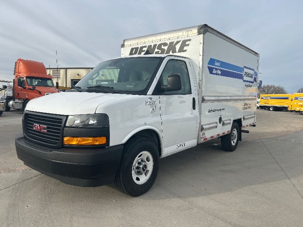 Light Duty Box Truck-Light and Medium Duty Trucks-GMC-2021-Savana G33503-Amarillo-TX-115,079\n\t\tmiles-$ 27,250 - Image 3