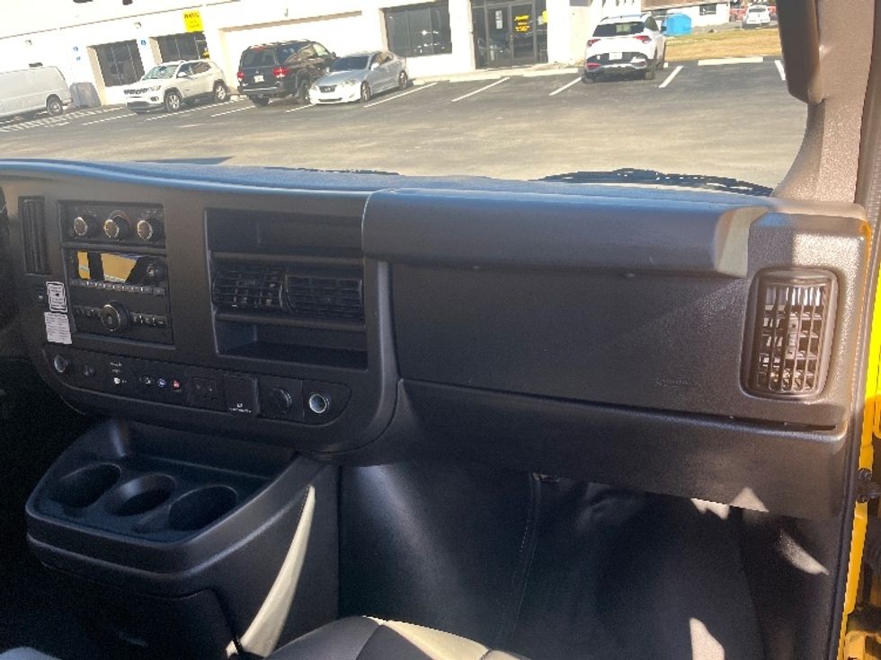 Light Duty Box Truck-Light and Medium Duty Trucks-GMC-2021-Savana G33503-Apopka-FL-102,657\n\t\tmiles-$ 27,250 - Image 21