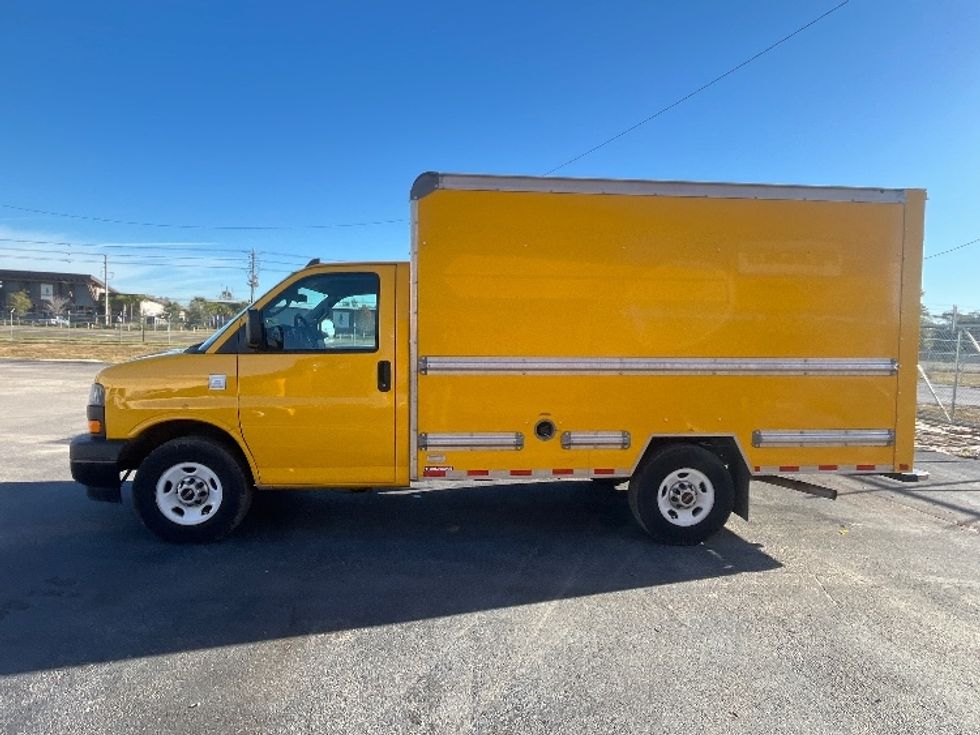Light Duty Box Truck-Light and Medium Duty Trucks-GMC-2021-Savana G33503-Apopka-FL-102,657\n\t\tmiles-$ 27,250 - Image 4