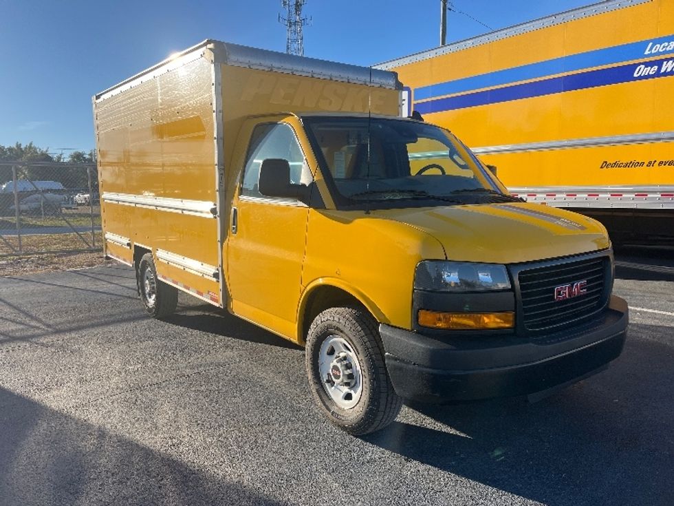 Light Duty Box Truck-Light and Medium Duty Trucks-GMC-2021-Savana G33503-Apopka-FL-111,619\n\t\tmiles-$ 26,250 - Image 1