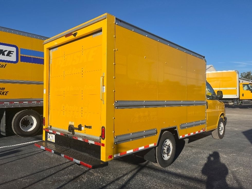 Light Duty Box Truck-Light and Medium Duty Trucks-GMC-2021-Savana G33503-Apopka-FL-111,619\n\t\tmiles-$ 26,250 - Image 13