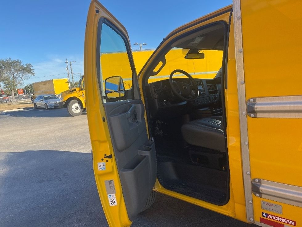 Light Duty Box Truck-Light and Medium Duty Trucks-GMC-2021-Savana G33503-Apopka-FL-111,619\n\t\tmiles-$ 26,250 - Image 16