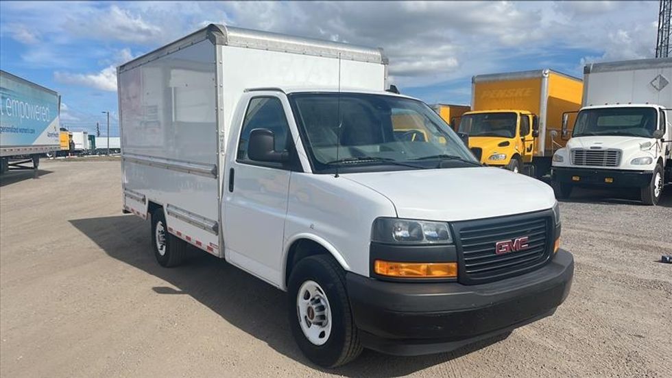 Light Duty Box Truck-Light and Medium Duty Trucks-GMC-2021-Savana G33503-Apopka-FL-114,066\n\t\tmiles-$ 27,250 - Image 1
