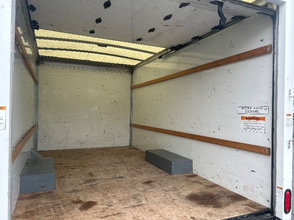 Light Duty Box Truck-Light and Medium Duty Trucks-GMC-2021-Savana G33503-Apopka-FL-114,066\n\t\tmiles-$ 27,250 - Image 10