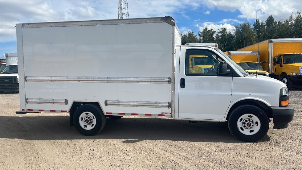 Light Duty Box Truck-Light and Medium Duty Trucks-GMC-2021-Savana G33503-Apopka-FL-114,066\n\t\tmiles-$ 27,250 - Image 19