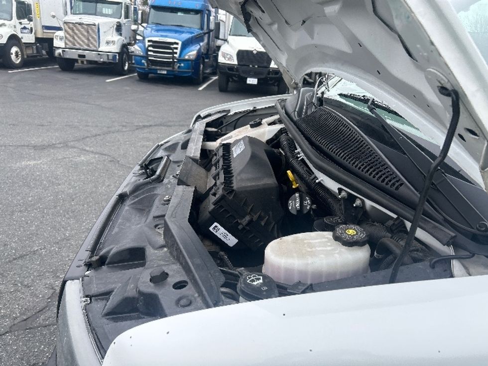 Light Duty Box Truck-Light and Medium Duty Trucks-GMC-2021-Savana G33503-Apopka-FL-114,066\n\t\tmiles-$ 27,250 - Image 24