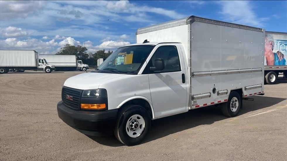Light Duty Box Truck-Light and Medium Duty Trucks-GMC-2021-Savana G33503-Apopka-FL-114,066\n\t\tmiles-$ 27,250 - Image 3