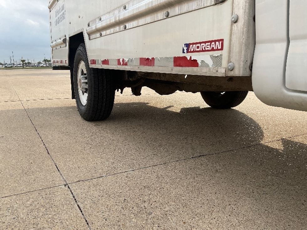 Light Duty Box Truck-Light and Medium Duty Trucks-GMC-2021-Savana G33503-Ashland-VA-115,662\n\t\tmiles-$ 27,000 - Image 13