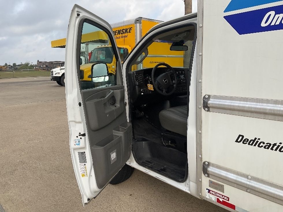 Light Duty Box Truck-Light and Medium Duty Trucks-GMC-2021-Savana G33503-Ashland-VA-115,662\n\t\tmiles-$ 27,000 - Image 15