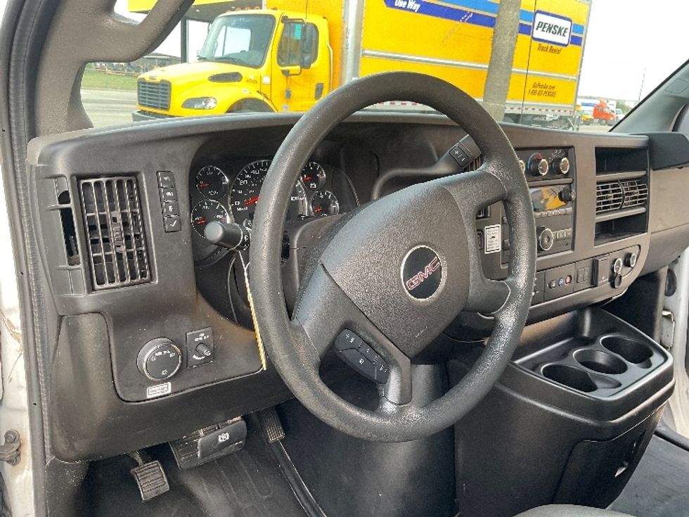 Light Duty Box Truck-Light and Medium Duty Trucks-GMC-2021-Savana G33503-Ashland-VA-115,662\n\t\tmiles-$ 27,000 - Image 16