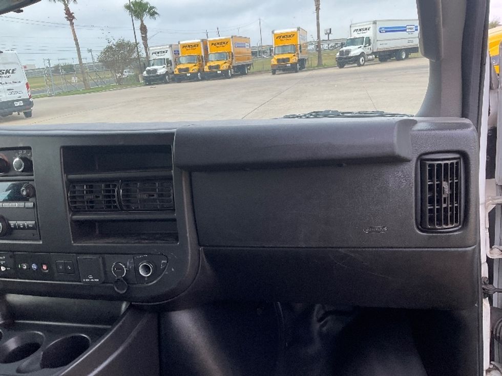 Light Duty Box Truck-Light and Medium Duty Trucks-GMC-2021-Savana G33503-Ashland-VA-115,662\n\t\tmiles-$ 27,000 - Image 20