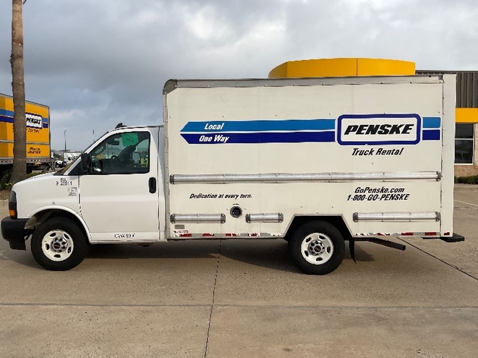 Light Duty Box Truck-Light and Medium Duty Trucks-GMC-2021-Savana G33503-Ashland-VA-115,662\n\t\tmiles-$ 27,000 - Image 4