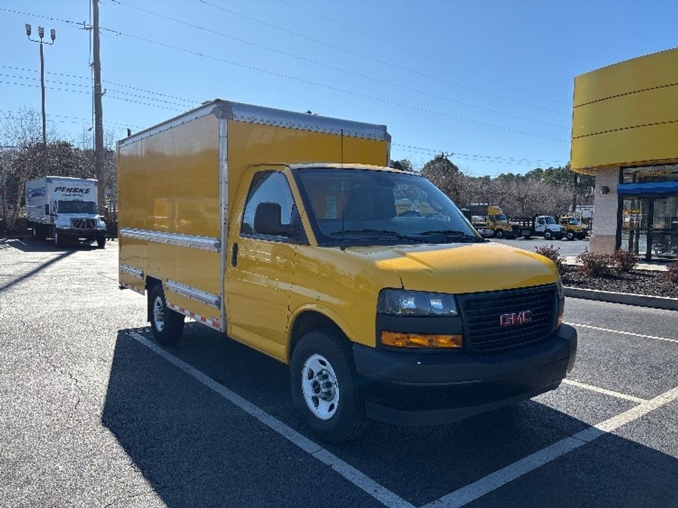 Light Duty Box Truck-Light and Medium Duty Trucks-GMC-2021-Savana G33503-Atlanta-GA-110,943\n\t\tmiles-$ 26,250 - Image 1