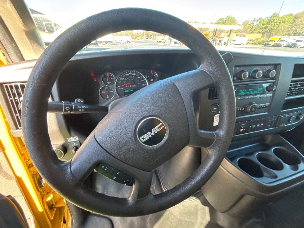 Light Duty Box Truck-Light and Medium Duty Trucks-GMC-2021-Savana G33503-Atlanta-GA-110,943\n\t\tmiles-$ 26,250 - Image 16